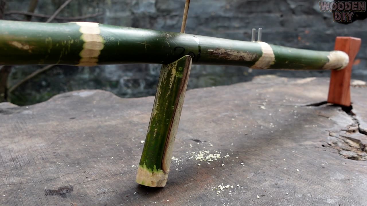 Simple Bamboo Slingshot with CLIP Trigger Mechanism - Wooden DIY