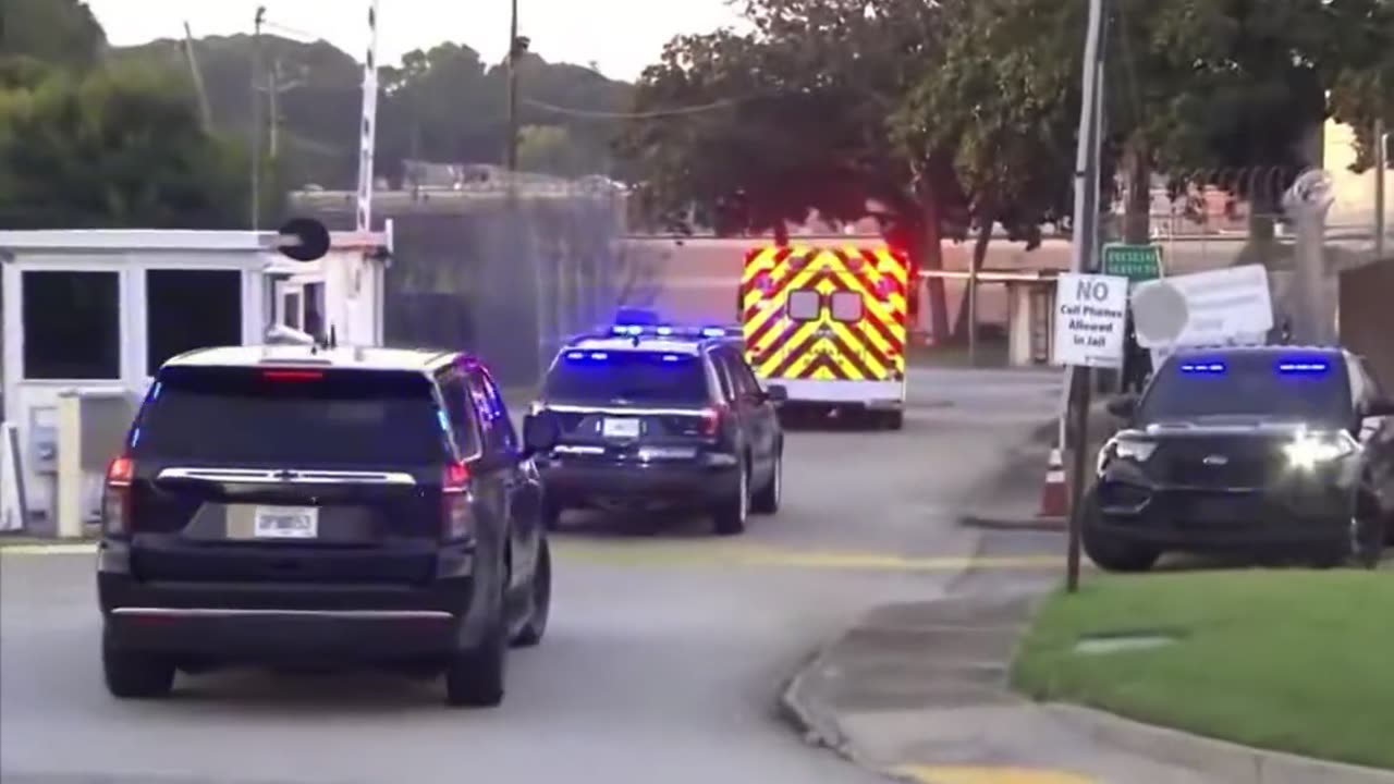 Trump’s motorcade has arrived at Fulton County Jail