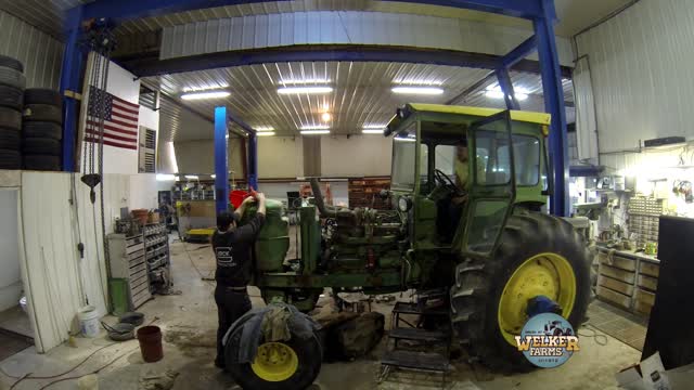 John Deere 4520 Re-power Time-lapse - Welker Farms Inc