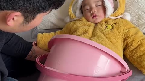 FUNNY CUTE BABY SLEEP IN BUCKET VIDEOS