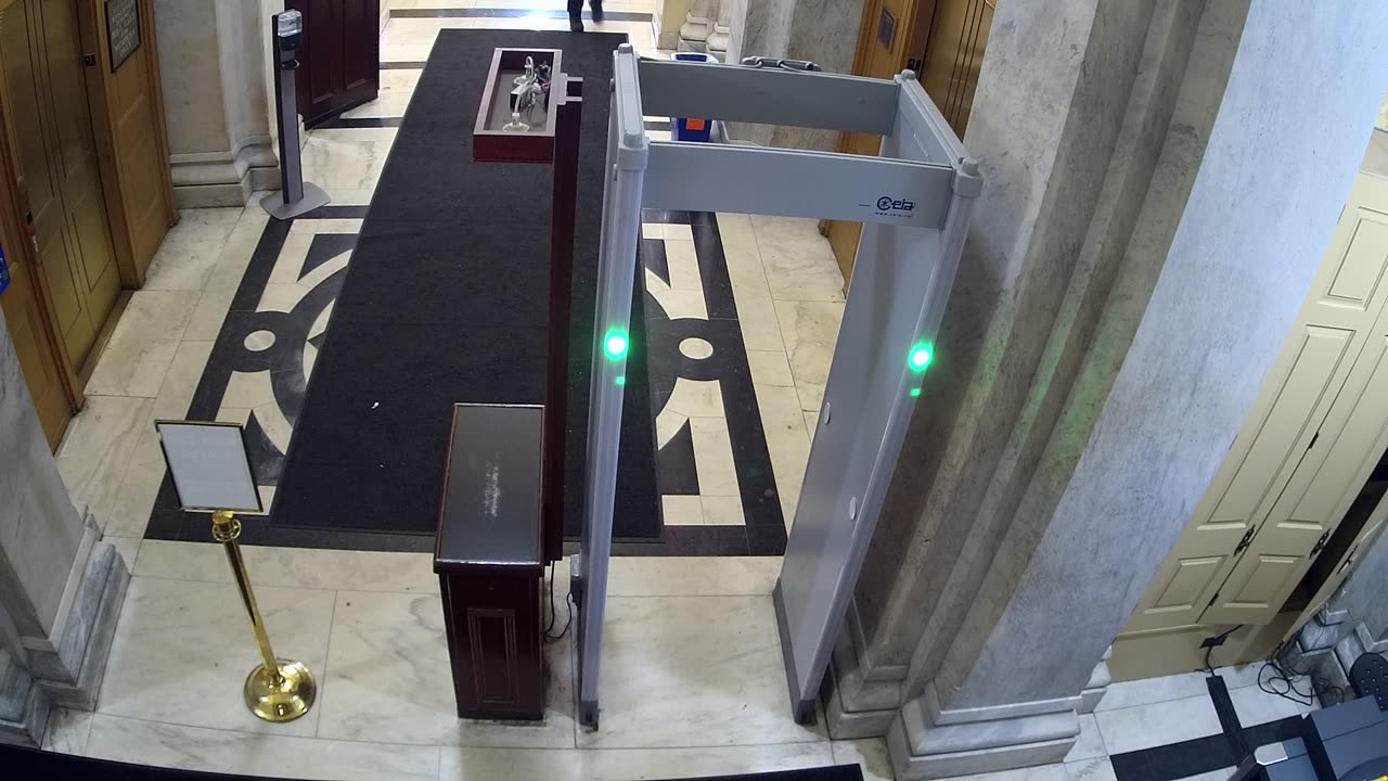 0163USCH01HouseCarriageDoor_2021-01-05_23h42min33s330ms.mp4