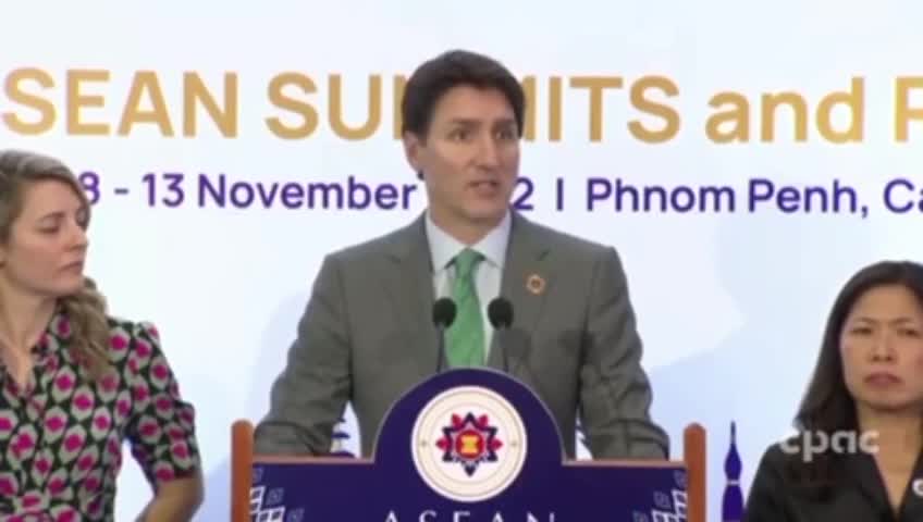 Trudeau gives rambling answer when asked about CCP's genocide of Uyghurs