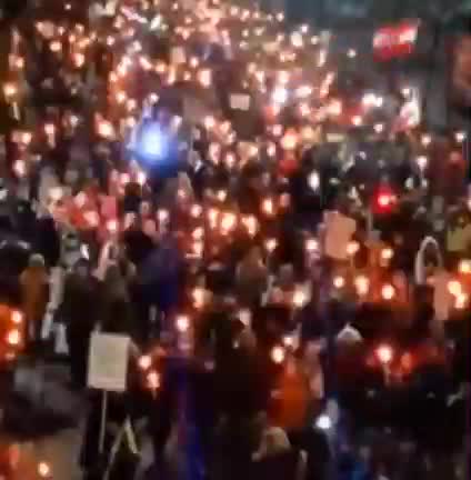 TP BREGENZ Ở ÁO ĐÊM NAY, 29.000 DÂN! BIỂU TÌNH PHẢN ĐỐI CƯỠNG CHẾ VX & HỘ CHIẾU Y TẾ