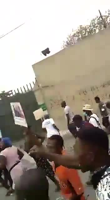 Haitiani gridano "viva la Russia, abbasso gli USA".