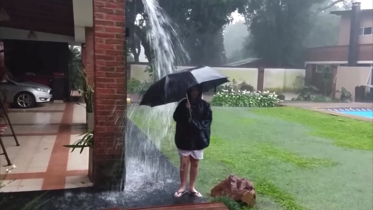 MOST TERRIFYING CLOSE CALLS UPLOADED ON THE INTERNET