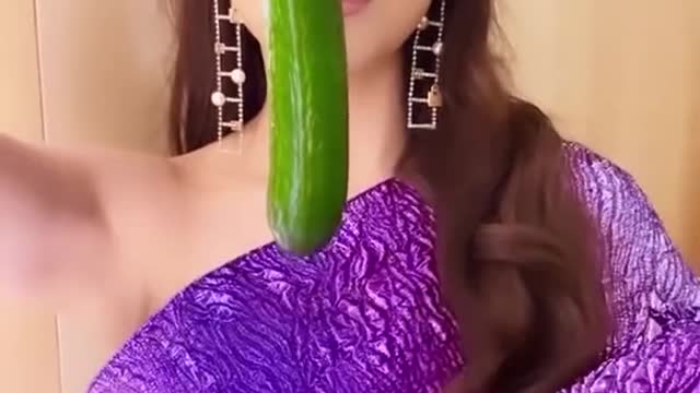 URVASHI RAUTELA short funny video