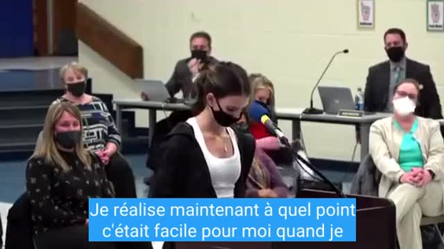 En 2 minutes, une très jeune femme détruit par le brio de son sarcasme