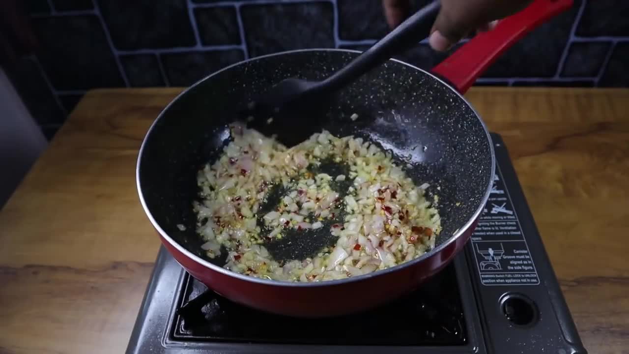 A recipe that will make you love again. Shrimp pasta with spicy butter and garlic