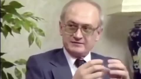 Yuri Bezmenov (1984 Interview) - Describing the NWO plan