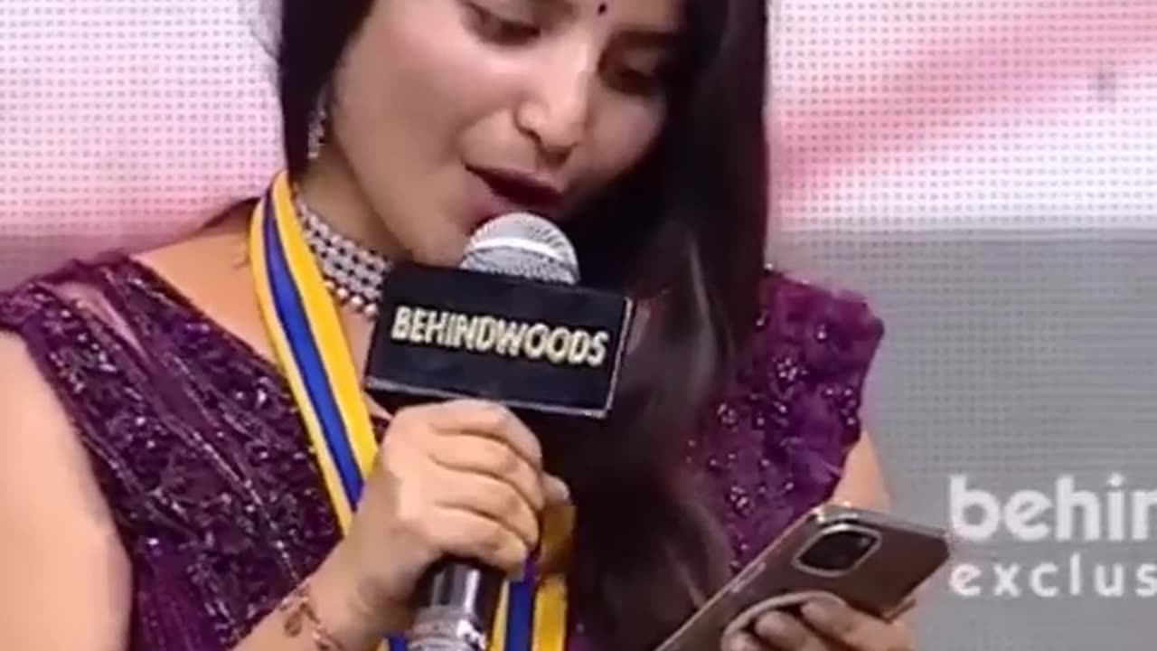 telugu singer in tamil song oo chanda mama cute proform😍 # behindwoods shirts