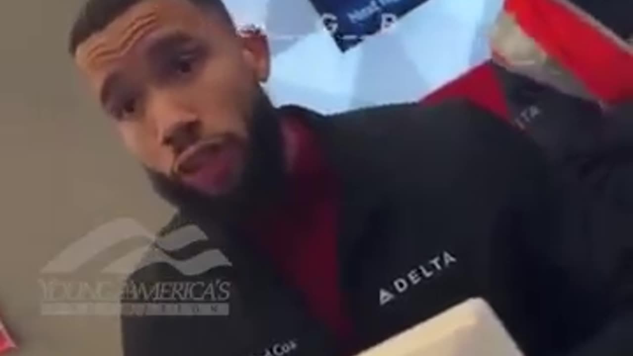 LOL : Delta employee SHUTS DOWN Woke Leftist Who claims He Was ' Misgendered''