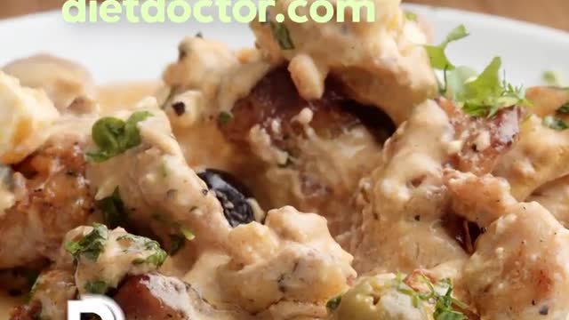 1-Min Recipe • Pesto chicken casserole • Quick and keto! by diet Doctor