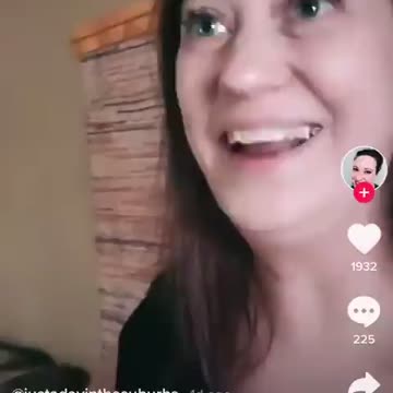 Iowa Teacher celebrates court ruling that lets her require her students be masked.