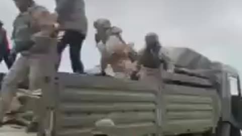 המפגינים בקזחסטן משתלטים על הצבא