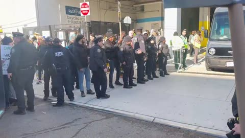 Police Break Picket Line, Allow Christmas Deliveries to Stream Out