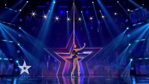POLE DANCER Give Mesmerising Performance
