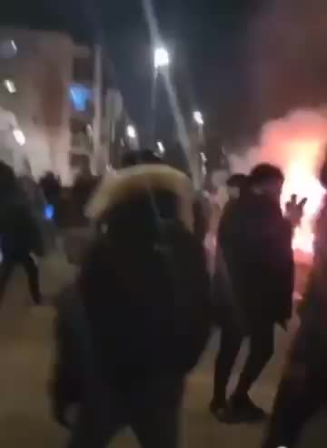 Antifa ? Or angry people ...unclear