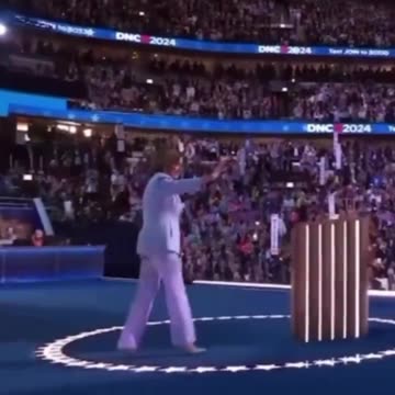 How Embarrassing! Did Toilet paper just fall out of Nancy Pelosi's pants at DNC?