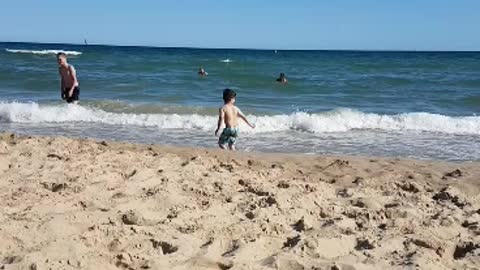 Enjoying the Sun @ beach in the UK during Corona times 🤩