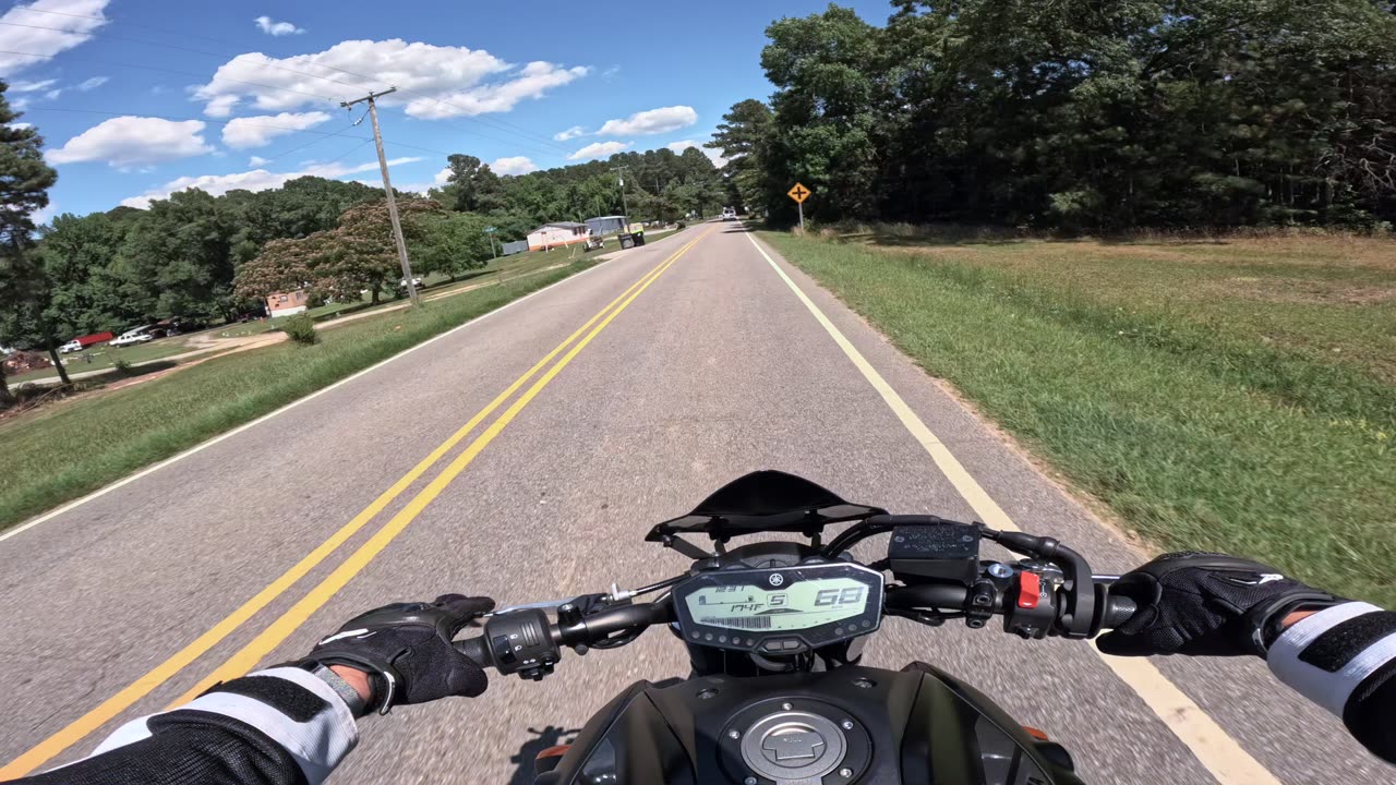 MT-07 Ride To A Tight Twisty Road