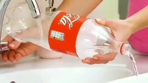 Lifehack what to do if to fill up a bucket and the bottle doesn't fit in the sink