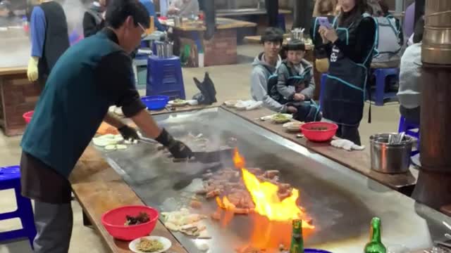 Korea iron plate pork belly fire show!