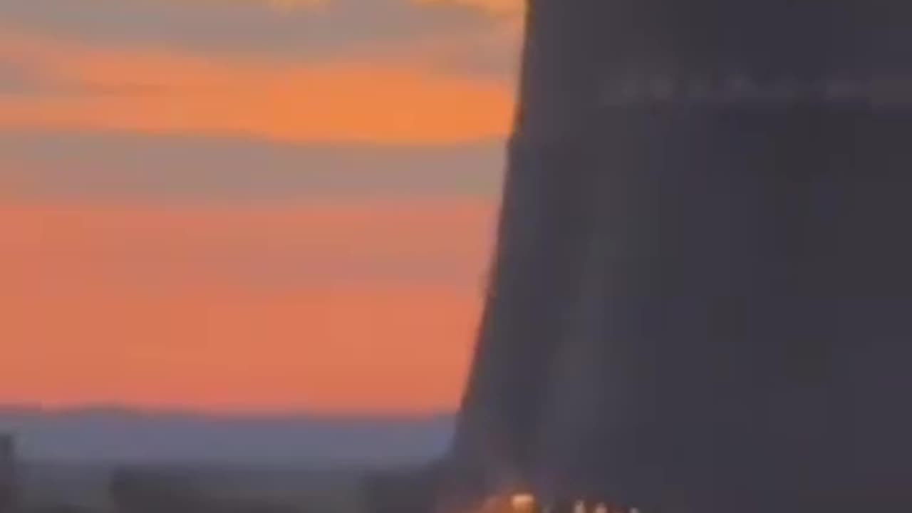 ☢️ A close-up shot of the cooling tower set on fire by the Russians in occupied