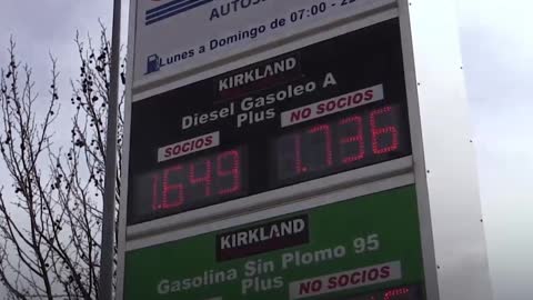 "Ci sarà letteralmente il razionamento del carburante in Europa" L'economista Richard Werner afferma che l'Europa soffre della mancanza di carburante causata dalle sanzioni contro la Russia, e la situazione non farà che peggiorare.