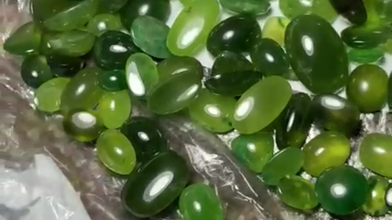 Hydrogrosular/ idocrase cabochons gemstones