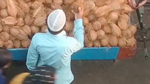 Coconut selling।। Street Food।। Bangladesh।।