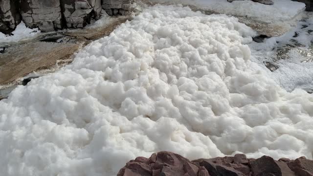 Big Sioux river foam