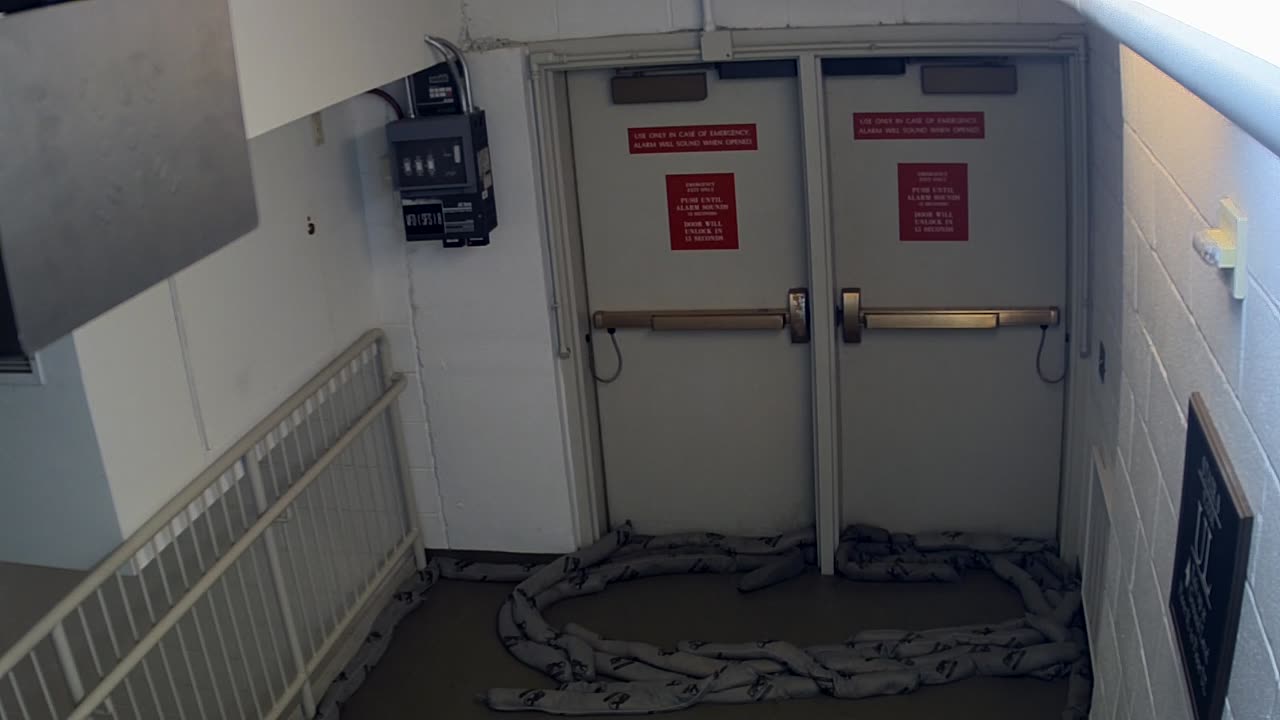 7174CVCULStair8EExit_2021-01-06_06h40min00s850ms.mp4