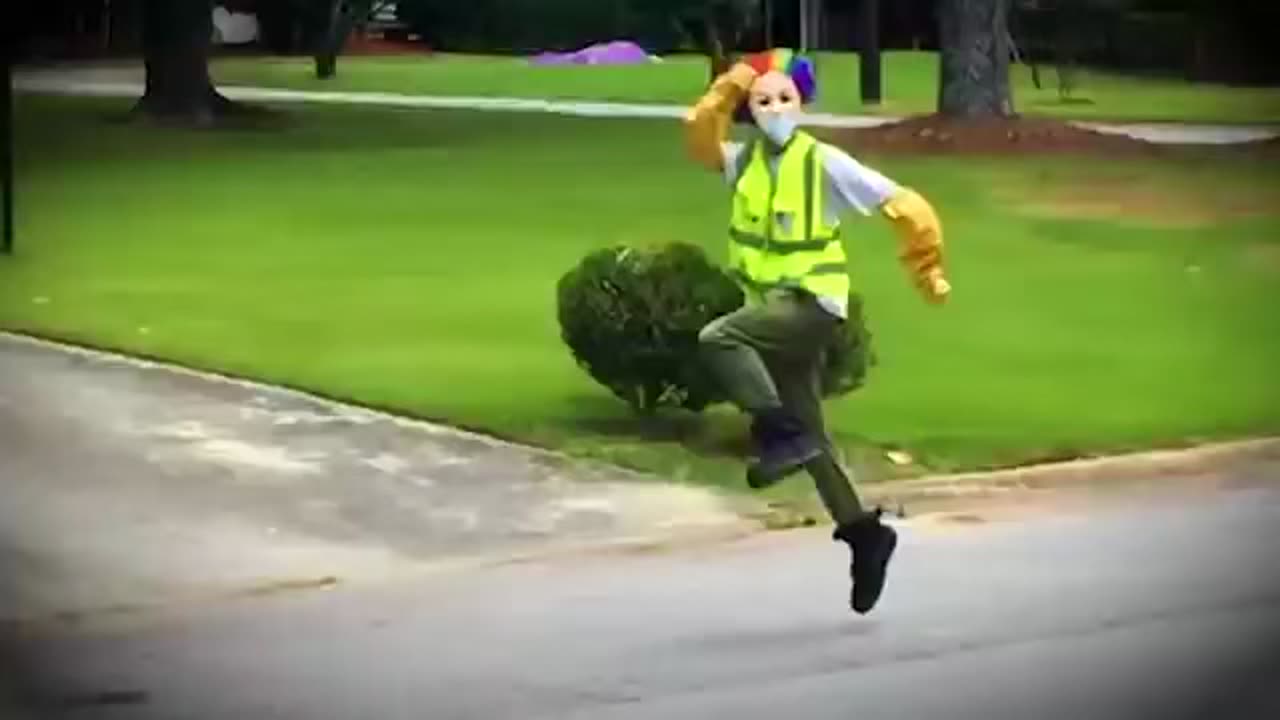 🎶 “We will mock you!”