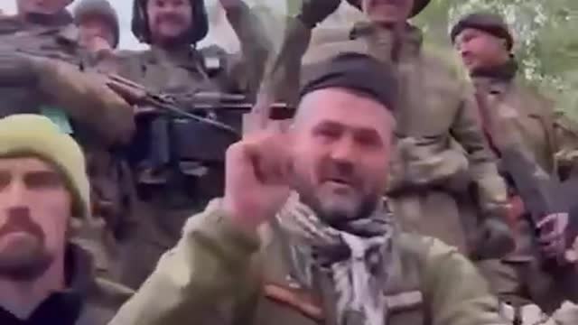 π·πΊ πΊπ¦ soldiers of the Chechen special forces showed weapons they captured from only one front
