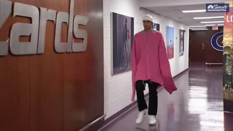 Kyle Kuzma's giant sweater drew plenty of laughs from NBA fans