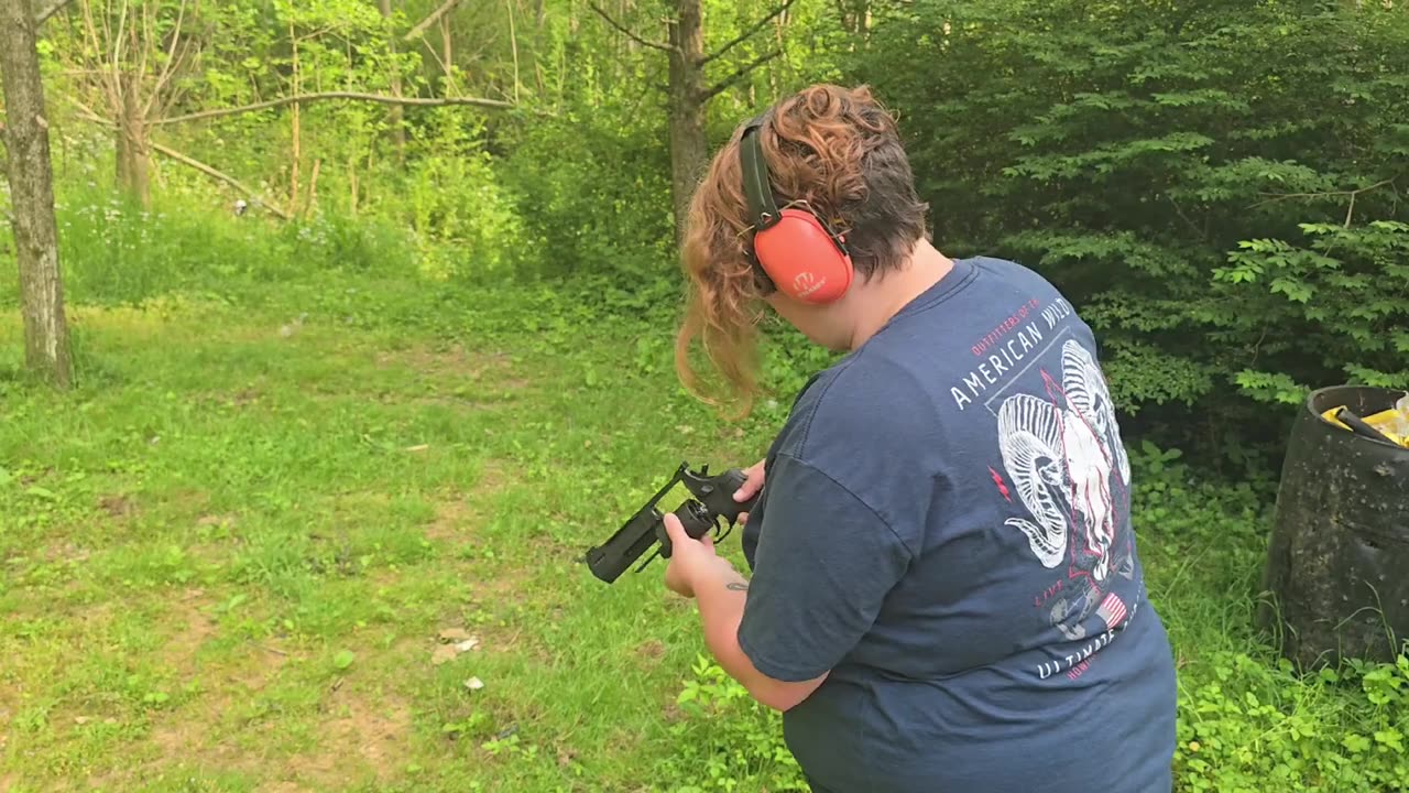 Wife Shoots 500 Magnum For The First Time