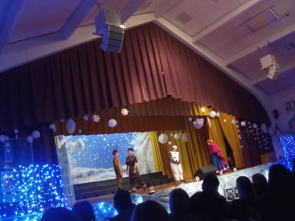 Frozen 2 musical with Spencer the townsperson(1)