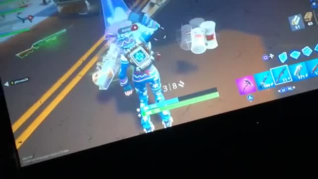 Fortnite character waves goodbye at knocked down opponent and dies