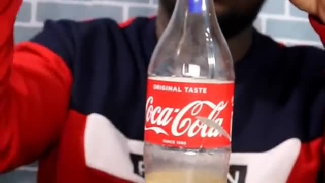 Vitamin C Coca Cola Experiment#short #experiment #trending #viral #funny #shortvideo #fun