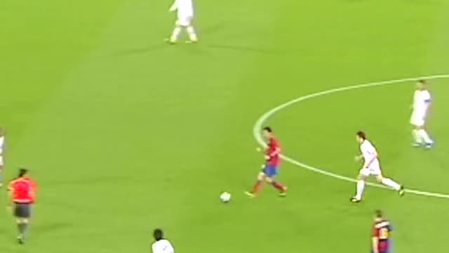 Xavi & Iniesta Controlling The Flow In Midfield