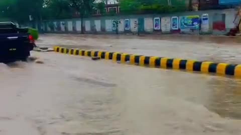 Sargodha ma hoye bot Taz Barish
