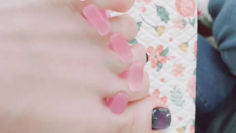 I feel good the day I get my toenails done🦶