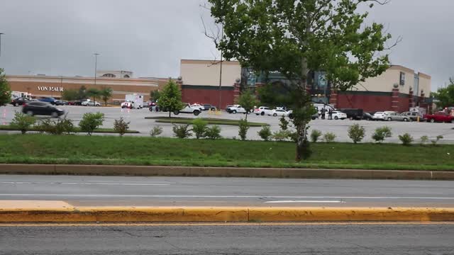 Man Opens Fire At Mall Food Court - 3 Dead | Exclusive Footage