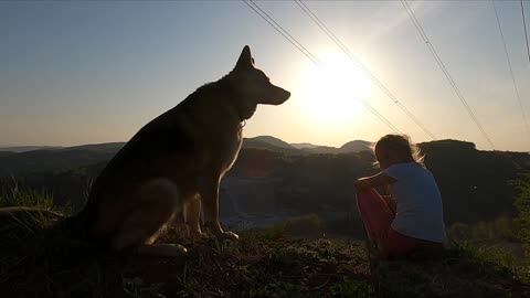 My dog ​​is with my daughter