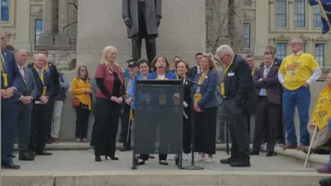 Gun owners rally outside the Illinois Capitol