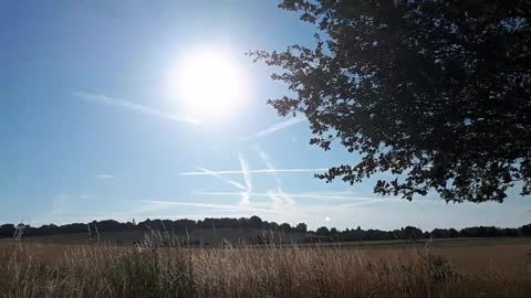 Himmel in Berlin am 25.07.2022 um 7:50 Uhr