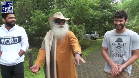 Sadhguru handles King 🐍🐍Cobra Gracefully