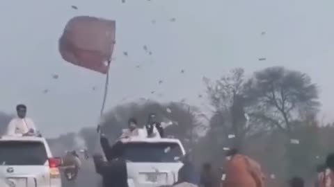 Crazy Crowd🤣😂