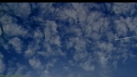 Fast Moving ufo's Chemtrail Madness & Debris Entry too fast to be Planes