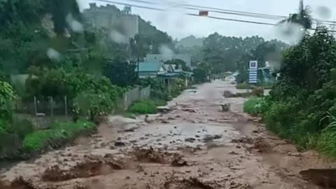 natural disasters in the rainy season in my hometown's mountains